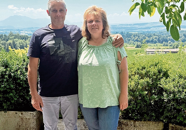 Markus und Heidi Röllin schätzen die vielen persönlichen Kontakte. (Bild bre)