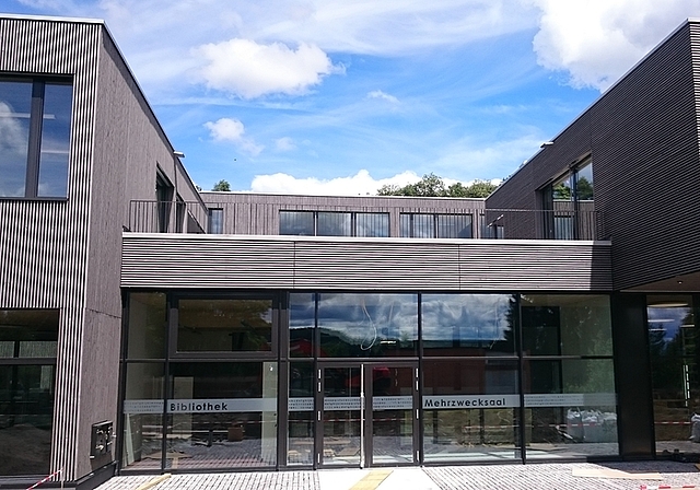 Die Schule Wettswil kann das neue Gebäude Ägerten heute Dienstag, 11. Juli, abnehmen. (Bild zvg.)