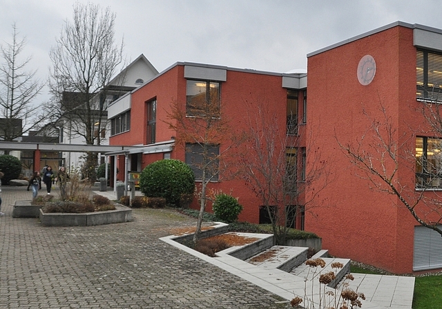 Das Schulhaus Wygarten I wird wegen der wachsenden Zahl an Oberstufenschülerinnen und –schülern aufgestockt. <em>(Bild Werner Schneiter)</em>