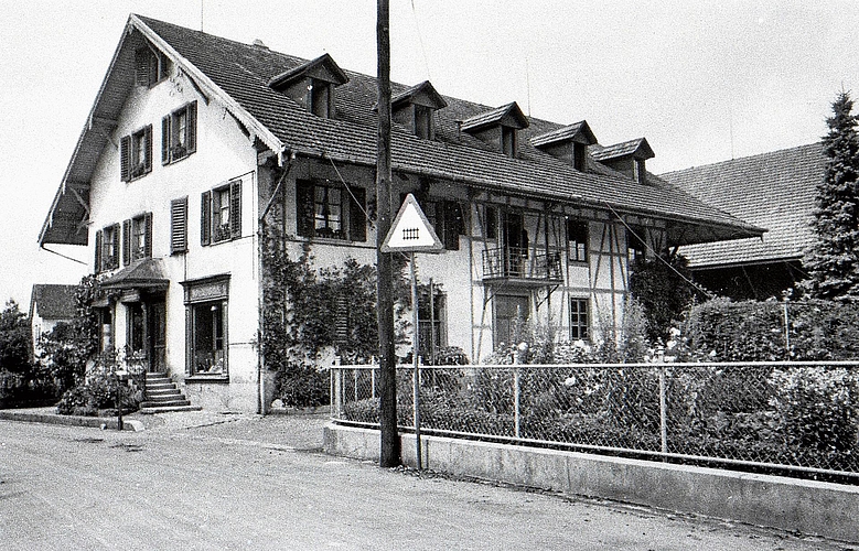 Fast zwei Jahrhunderte lang führte die Familie Huber die Eisenhandlung an der Bahnhofstrasse 22 in Mettmenstetten. (Bilder Verein Dorfgeschichte Mettmenstetten) Fast zwei Jahrhunderte lang führte die Familie Huber die Eisenhandlung an der Bahnhofstrasse 22 in Mettmenstetten. (Bilder Verein Dorfgeschichte Mettmenstetten)