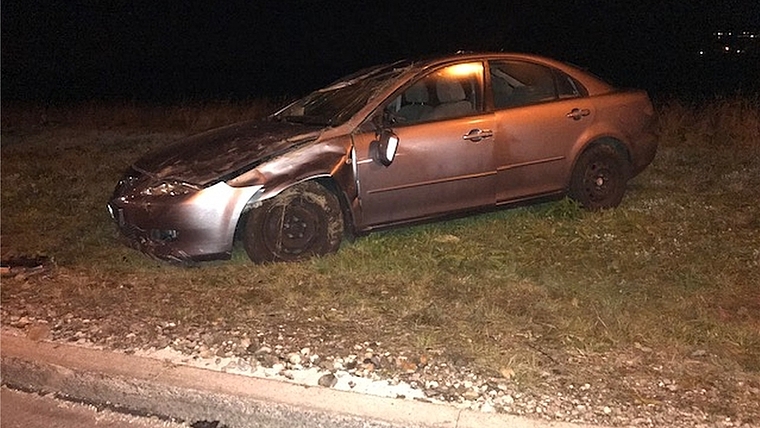 Der Unfallwagen hat sich überschlagen. (Bild Kapo ZH)