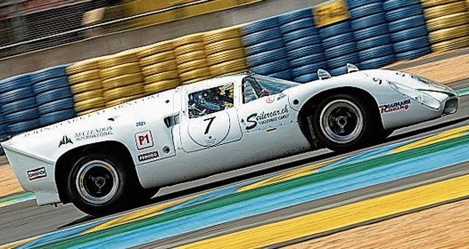 Vorneweg: Toni Seiler im Lola T70.
