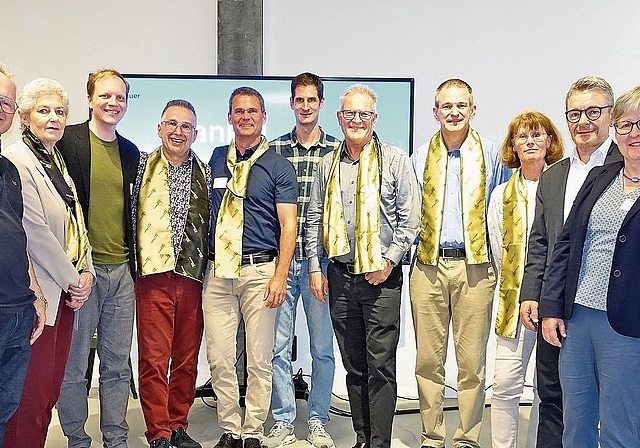 Der Vorstand der Standortförderung Knonauer Amt von links: Sabine Weisbrod, Nathanael Wenger, Vreni Spinner, Samuel Schweizer, Präsident Marcel Strebel, Roger Schumacher, Raphael Frei, Toni Schönbächler, Geschäftsführer Johannes Bartels, Angela