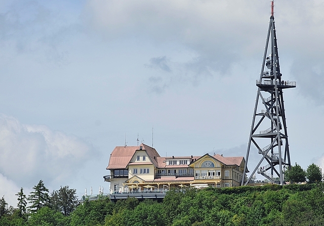 Für die Besteigung des Aussichtsturms darf die Hotel Uto Kulm AG auch künftig eine Gebühr erheben. (Archivbild)
