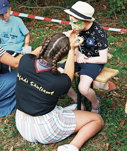 ... und für buntgelaunte Jubiläumsfest-Besucherinnen und Besucher. 
(Bilder Urs E. Kneubühl)