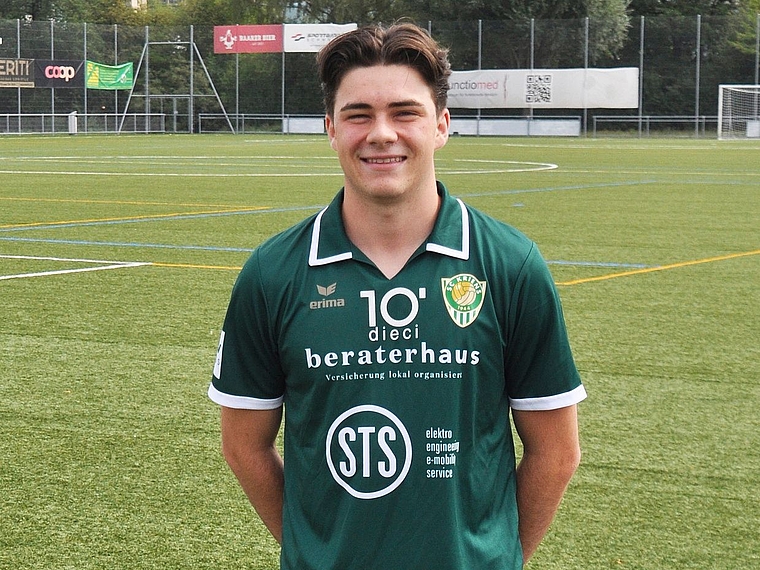 Enea Heiniger im Dress des SC Kriens auf dem Fussballplatz in Wettswil, seinem Wohnort. (Bild Kaspar Köchli)