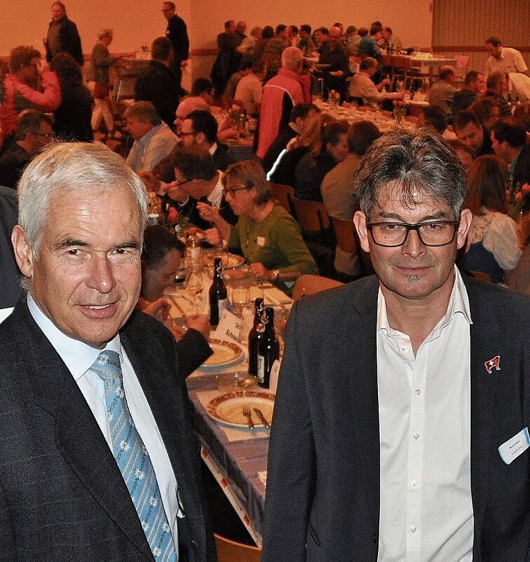 Der alte und der neue Präsident der Zürcher Bauern: Hans Frei (links) und Martin Haab, hier an der Delegiertenversammlung in Bonstetten 2018. (Archivbild -ter.)