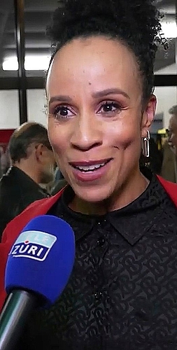 Sängerin Nubya hatte wegen der Show einen «Flashback». (Screenshot Tele Züri) Sängerin Nubya hatte wegen der Show einen «Flashback». (Screenshot Tele Züri)