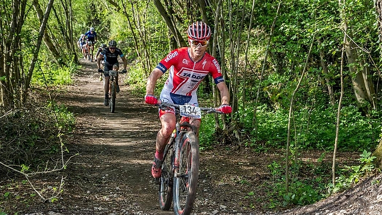 Das Misstrauen fährt mit: Alexey Medvedev auf dem Weg zum Europameistertitel in Spilimbergo, in Italien. <em>(Bild Alessandro Billiani)</em>