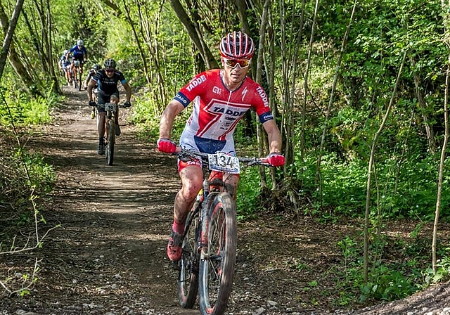 Das Misstrauen fährt mit: Alexey Medvedev auf dem Weg zum Europameistertitel in Spilimbergo, in Italien. <em>(Bild Alessandro Billiani)</em>