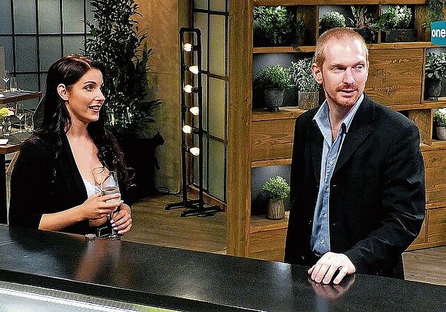 Steht nicht zum ersten Mal im Rampenlicht: Aline Herger aus Knonau, hier bei ihrem Blind Date mit Marc. (Screenshot oneplus)