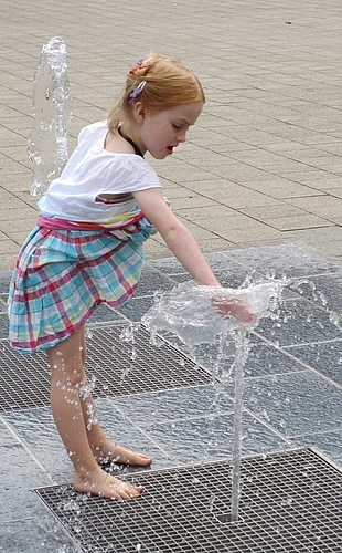 Wasserspiele. (Bild Monika Costello)
