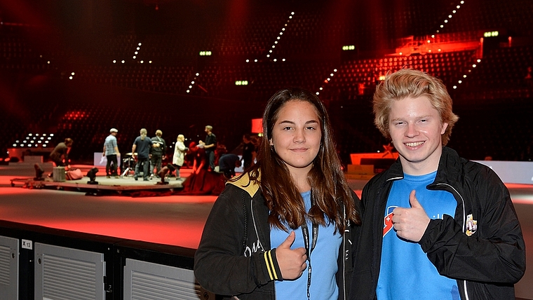 Erstmals wurden die beiden Säuliämtler Nachwuchssportler der Vorjahre, Judoka Aline Erni und Ski-Freestyler Luca Schuler, zur Teilnahme am Super10Kampf der Schweizer Sporthilfe ins Hallenstadion eingeladen. (Bild Martin Platter)