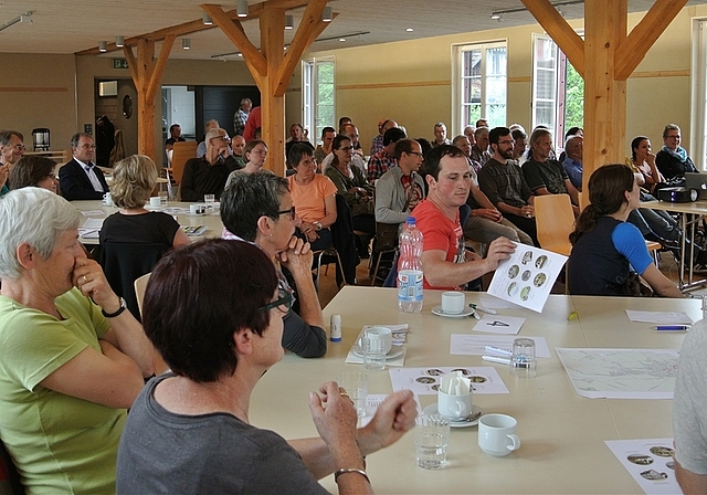 Rege Diskussionen in der Gruppe am Samstagvormittag in der «Gerbi». (Bild zvg.)