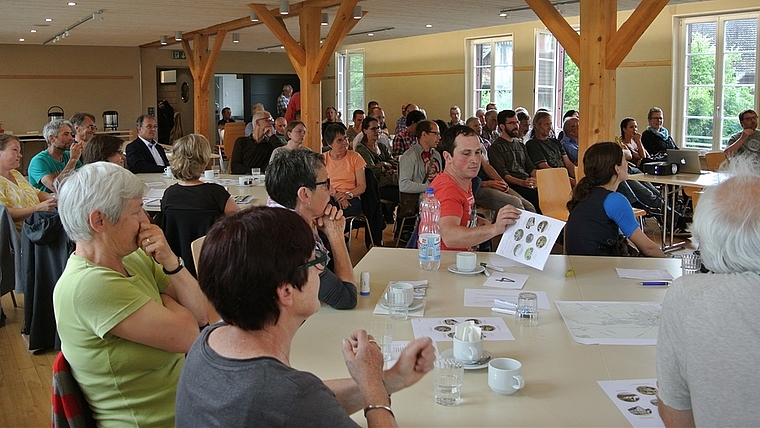 Rege Diskussionen in der Gruppe am Samstagvormittag in der «Gerbi». (Bild zvg.)