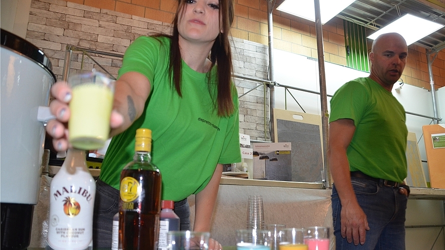 Bunte Drinks bei Maler De Pretto.
