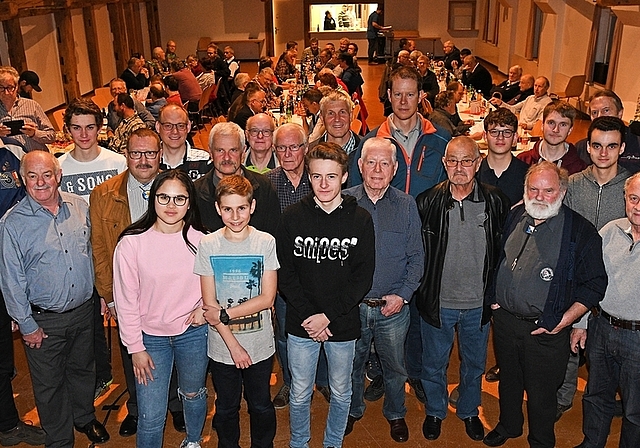 Zahlreiche Schützen wurden für ihre guten Resultate und/oder ihre langjährige Mitarbeit im Verein ausgezeichnet. <em>(Bild Martin Platter)</em>