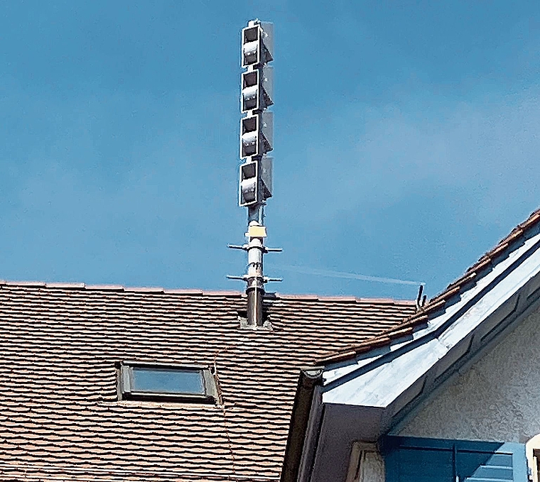 Sirene auf dem Schulhausdach in Hedingen. (Bild zvg)