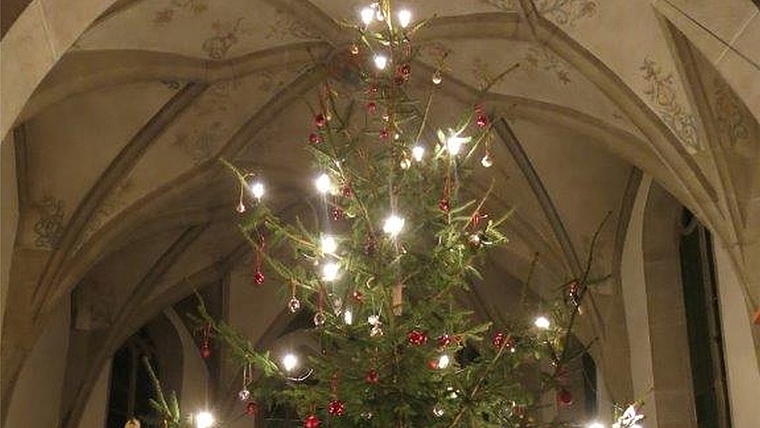 Christbaum in der Kirche Mettmenstetten. (Bild zvg.)