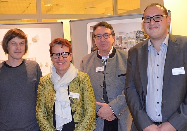 Bei der Projekt-Präsentation von links: Architekt Lukas Bucher, «Seewadel»- Leiterin Verena Feller, Immobilienvorstand Herrmann Brütsch und Fabrizio Meo, Leiter Immobilienabteilung. (Bild Thomas Stöckli)