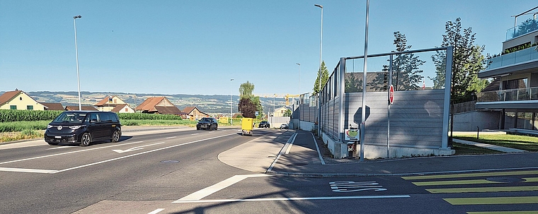 Auf der Höhe der Verzweigung Muristrasse/Zwillikerstrasse wurde der Beschuldigte auf seiner Kawasaki mit 103 km/h gemessen. (Bild Werner Schneiter)