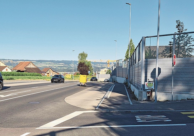 Auf der Höhe der Verzweigung Muristrasse/Zwillikerstrasse wurde der Beschuldigte auf seiner Kawasaki mit 103 km/h gemessen. (Bild Werner Schneiter)