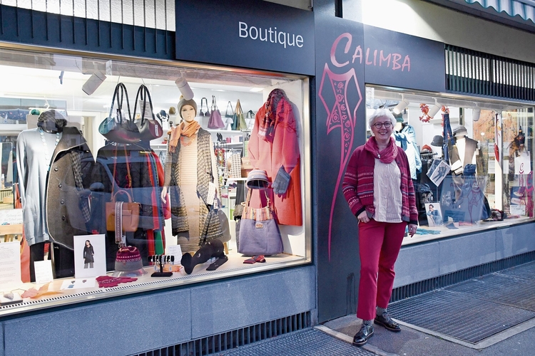 Nicole Reichlin führt die Boutique Calimba in Affoltern. (Bilder Claudia Eugster)