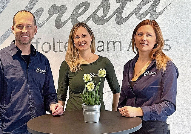 Die Geschwister Che, Siw und Kim Chresta (von links) führen die Fahrschule Chresta heute gemeinsam in zweiter Generation. (Bild Regula Zellweger)