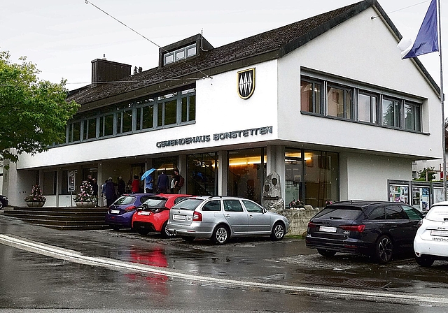 Das Gemeindehaus in Bonstetten soll durch einen zweigeschossigen Neubau ersetzt werden. (Bilder Martin Platter)
