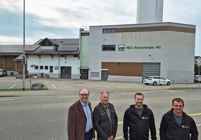 Sorgen für einen reibungslosen Betrieb bei der HEA Holzenergie AG (von links): Hans-Jakob Strehler, Herbert Stähli, Silvio Stähli und Andreas Rubin. (Bilder Werner Schneiter)