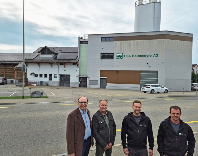 Sorgen für einen reibungslosen Betrieb bei der HEA Holzenergie AG (von links): Hans-Jakob Strehler, Herbert Stähli, Silvio Stähli und Andreas Rubin. (Bilder Werner Schneiter)