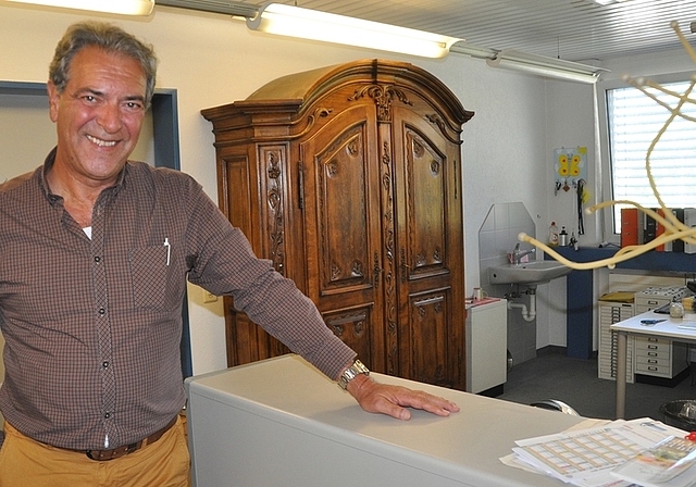 Rückt für Susanne Leuenberger in den Kantonsrat nach: Rechtsanwalt Hans Finsler, hier in seiner Kanzlei in Affoltern. <em>(Bild Werner Schneiter)</em>