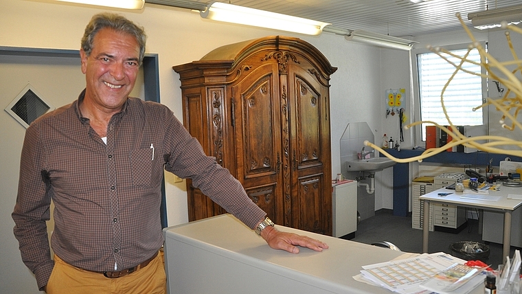 Rückt für Susanne Leuenberger in den Kantonsrat nach: Rechtsanwalt Hans Finsler, hier in seiner Kanzlei in Affoltern. <em>(Bild Werner Schneiter)</em>