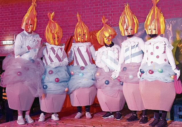 Den zweiten Platz bei der Maskenprämierung in Zwillikon belegten die sechs Cupcakes.