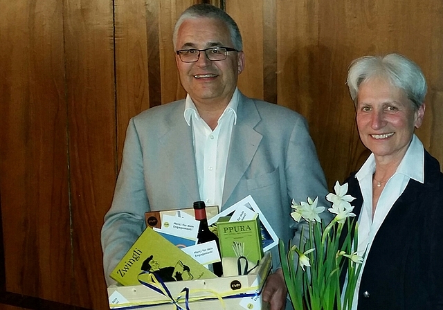 Gerhard Gysel und Lisette Müller-Jaag nehmen Gratulationen entgegen. (Bild zvg.)