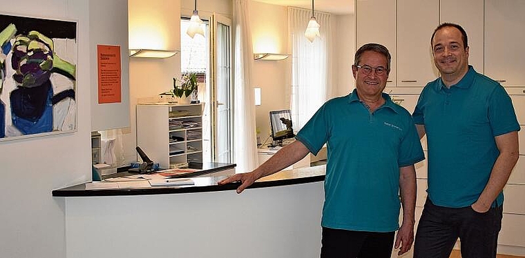 Arbeiten beide mit voller Überzeugung als Hausarzt: Dr. Daniel Zimmermann (links) und Dr. Stefan Herger. (Bild Marianne Voss)