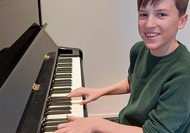 An den Global Music Awards holte sich Livio Kehrli gleich zwei Silberauszeichnungen. Silber bedeutet «hervorragende Leistung». (Bilder Regula Zellweger)