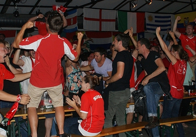 Jubel total vor vier Jahren im «Break»: Haris Seferovic hat die Schweiz gegen Ecuador in der Nachspielzeit mit 2:1 in Front geschossen. <em>(Archivbild Thomas Stöckli)</em>