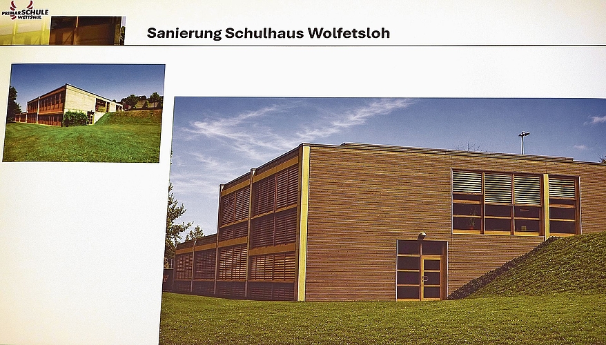 Aus Alt macht Neu: So soll das Primarschulhaus Wolfetsloh nach der Sanierung mit der neuen Gebäudehülle aussehen. Links die aktuelle Fassade. Aus Alt macht Neu: So soll das Primarschulhaus Wolfetsloh nach der Sanierung mit der neuen Gebäudehülle aussehen. Links die aktuelle Fassade.