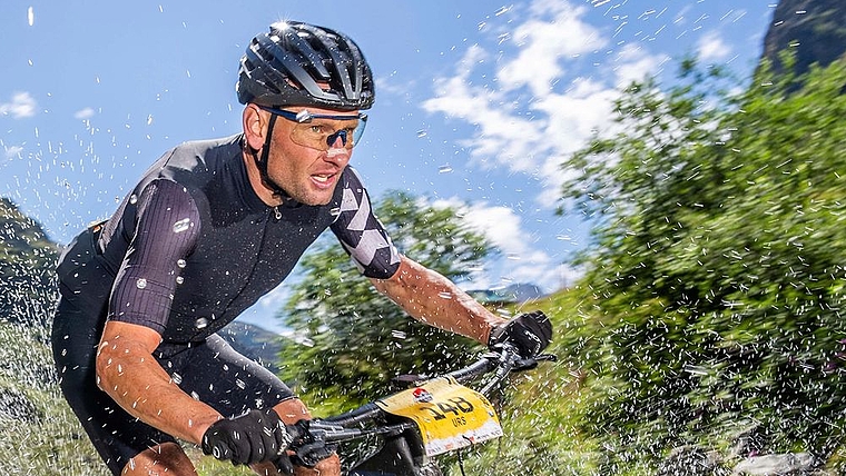 Urs Huber auf dem Weg zum zweiten Platz am Grand Raid BCVS. (Bild kuva.swiss)