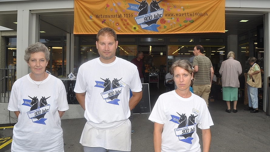 Ein Teil des Organisationskomitees, von links: Vreni Spinner, «Rössli»-Wirtin, Tobias Maag, Leiter Volg-Bäckerei, und Rahel Grossenbacher, Leiterin Volg-Laden.