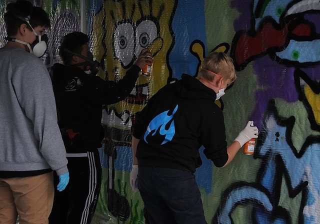 «SpongeBob» und die Styles werden mit mit Hochdruck gesprayt und ausgebessert. (Bilder Andrea Bolliger)