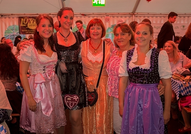 Auch am Stalliker Oktoberfest zeigten sich zahlreiche Damen im Dirndl. Etwas, das es vor den 1990er-Jahren in der Schweiz fast nicht gab. (Bild Salomon Schneider)