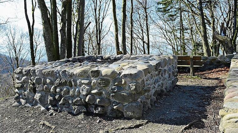 Die Freiherren von Eschenbach schützten von der Schnabelburg aus das Gebiet des heutigen Bezirks Affoltern vor ­Söldnertrupps aus der Innerschweiz. Hätte Tell 1307 tatsächlich gelebt, wäre er vielleicht ein am Königsmord von 1308 beteiligter E