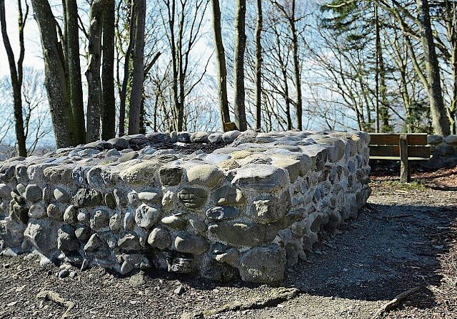 Die Freiherren von Eschenbach schützten von der Schnabelburg aus das Gebiet des heutigen Bezirks Affoltern vor ­Söldnertrupps aus der Innerschweiz. Hätte Tell 1307 tatsächlich gelebt, wäre er vielleicht ein am Königsmord von 1308 beteiligter E