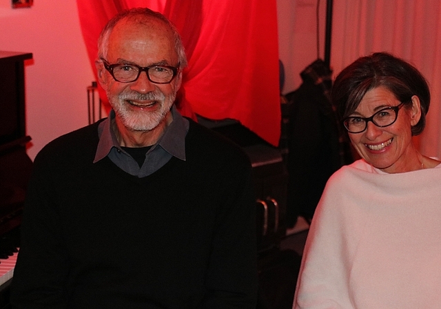 Susi Fischli mit Prosa und Lyrik und Theo Wiget mit Piano harmonieren hervorragend und ernteten in der Mülibar begeisterten Applaus. (Bild Regula Zellweger)