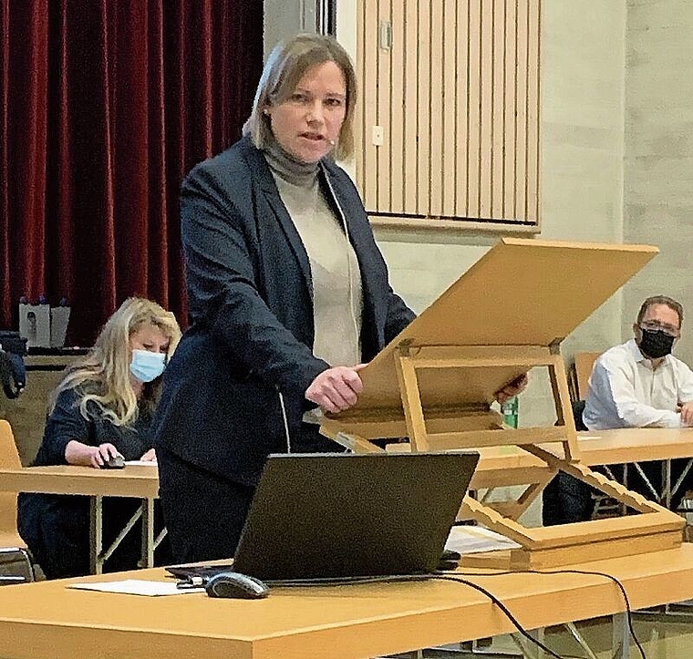 Gemeinderätin Nicole Doppler konnte der Gemeinde ein ausgeglichenes Budget 2022 präsentieren. (Bild Stefan Schneiter)