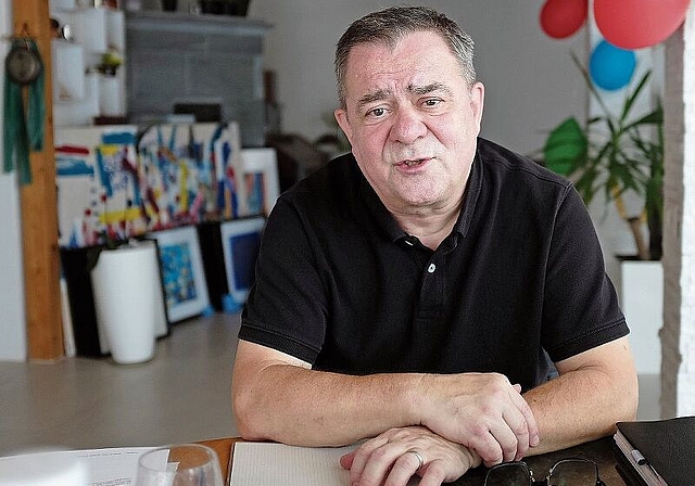 Fritz Kurt erläutert, weshalb die FDP Wettswil ihn verabschiedet hat 