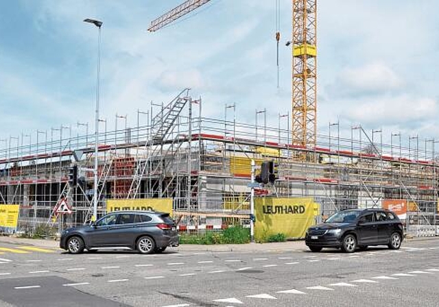 Mit der Postareal-Überbauung machte die Leuthard AG den Auftakt: Hier entsteht unter anderem ein VOI-Laden der Migros. (Bilder Werner Schneiter)