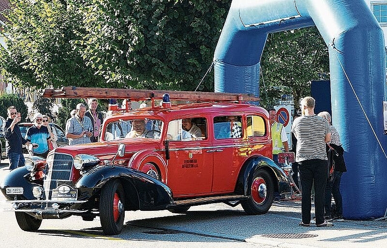 Der Cadillac aus dem Jahre 1934, der von 1945 bis 1969 für die Feuerwehr Affoltern im Dienst stand, schafft mit seinem V8-Motor rund 129 km/h. (Bild Urs E. Kneubühl)